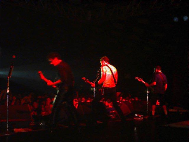 Photo gallery from the gig in Glasgow, Scotland shot on October 10, 1996